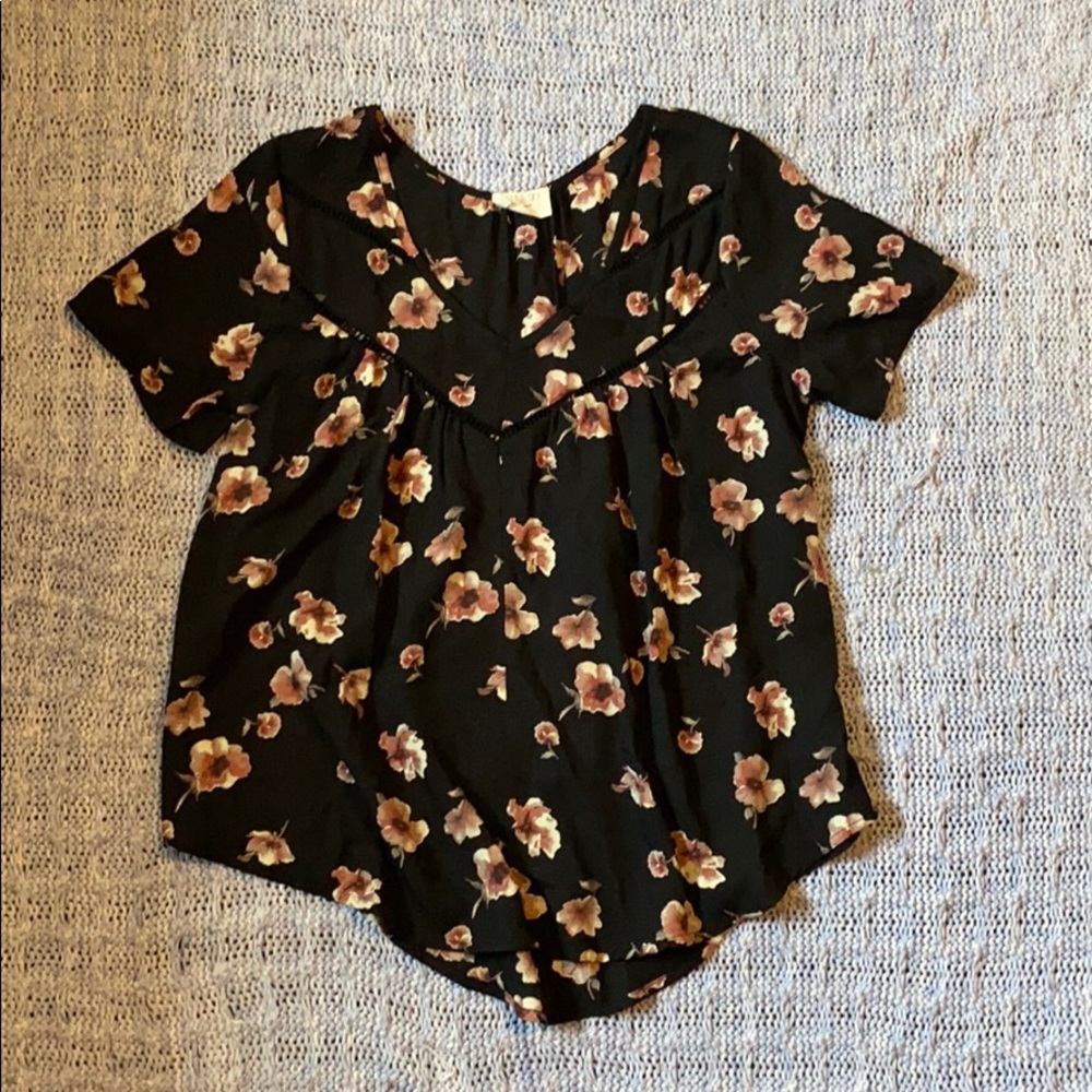 Cute floral shirt!